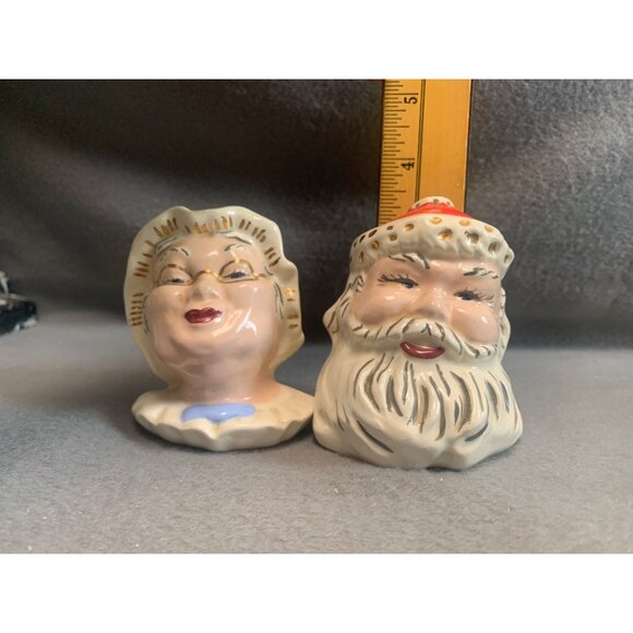 Vintage Ceramic Santa & Mrs. Claus Salt & Pepper Shakers Set - Picture 9 of 12